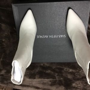 Saks Fifth Avenue size 5.5